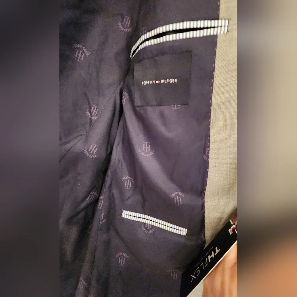 Tommy Hilfiger TH Flex Modern Fit Suit Separate In Blk/Gray/Wht Size 42L